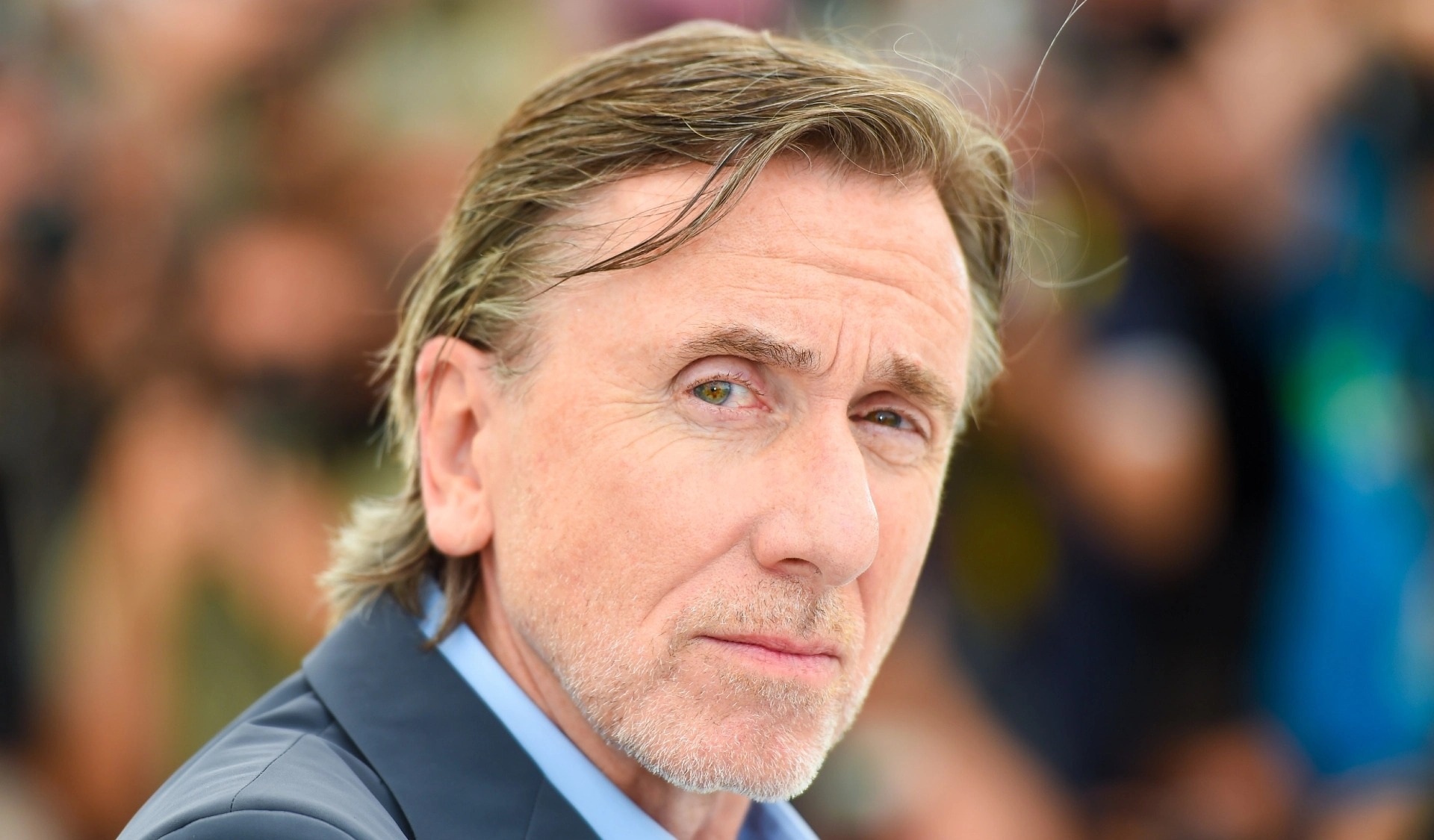 Tim Roth, a legendary actor, and his family are in our thoughts and prayers as they mourn their devastating loss.