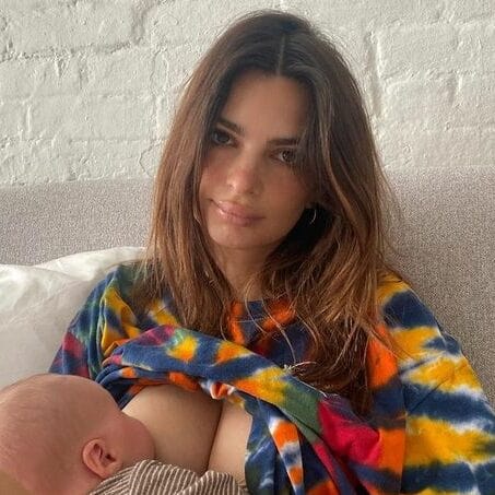 Celebrity Mothers Who Proudly Breastfeed in Public