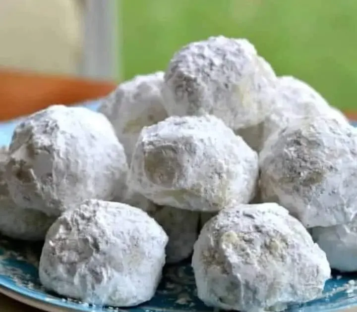 How to Make Delicious Butter Pecan Snowball Cookies