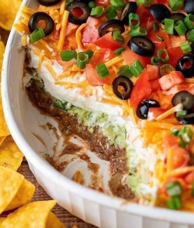 THE ULTIMATE 7-LAYER TACO DIP