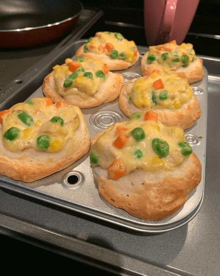 CHICKEN POT PIES IN MINIATURES