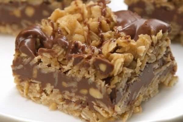 CHOCOLATE OAT BARS WITHOUT BAKE