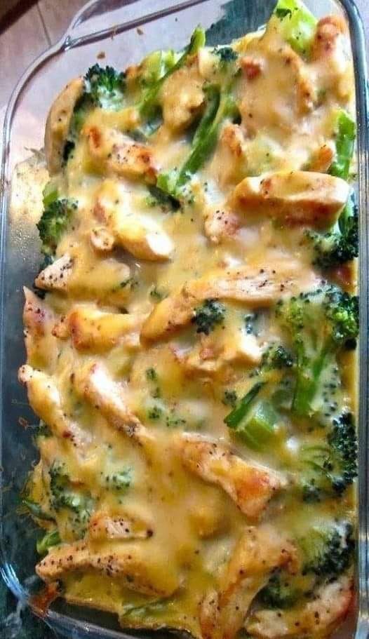 CASSEROLE WITH SKINNY CHICKEN BROCCOLI