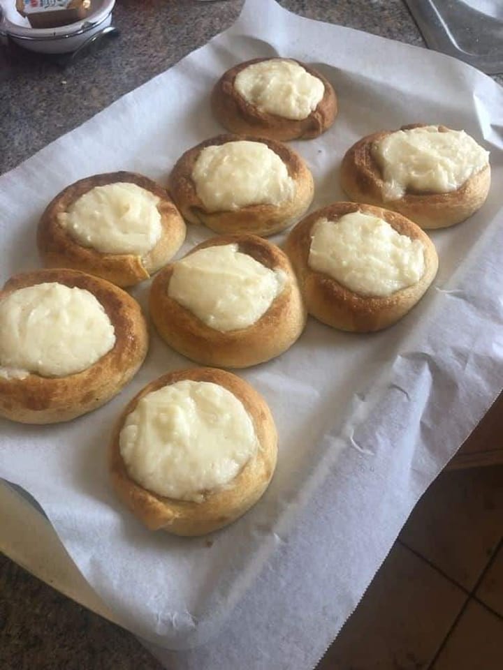 DANISHES WITH CRESCENT CHEESE