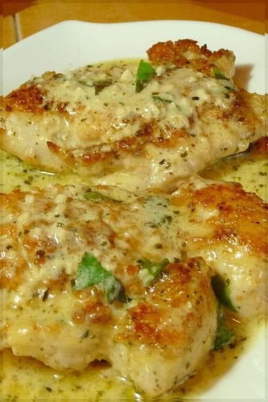 CHICKEN CREAMY GARLIC BUTTER PARMESAN