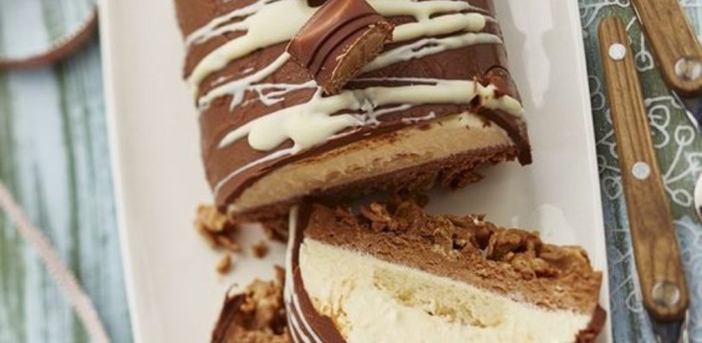 Recipe for Kinder Bueno Christmas Log