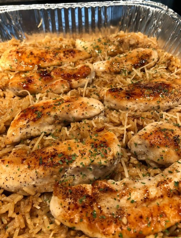 RICE WITH CHICKEN AND GARLIC PARMESAN