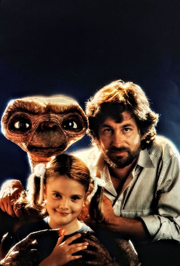 Steven Spielberg and Drew Barrymore on the set of 'E.T.' (Image: 3)