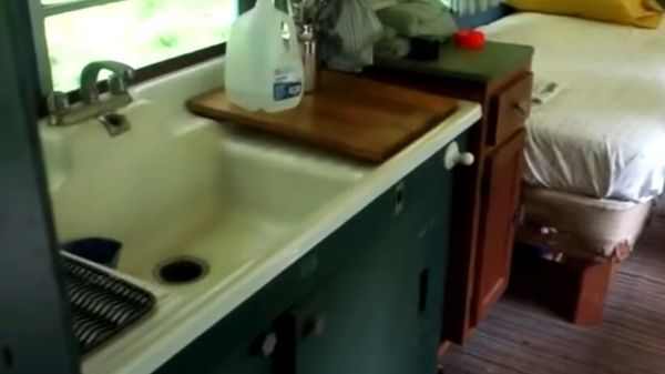 A Surprising Discovery: A Dream House Inside a Rotten Bus!