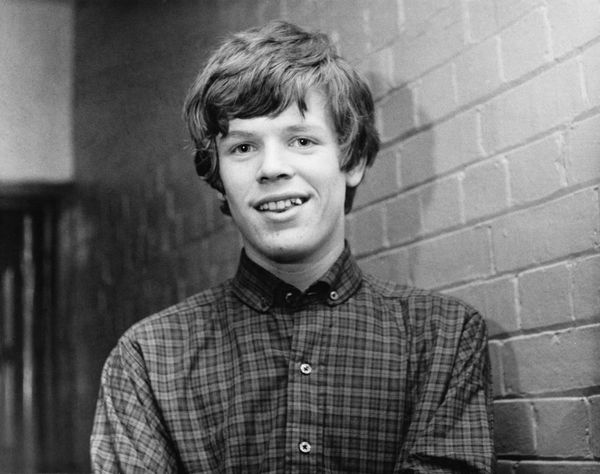 Peter Noone: The Enduring Heartthrob of the 60s – matheusfeed.com