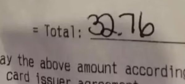 Woman Leaves Shocking Note for Waitress After She Used Term of Endearment