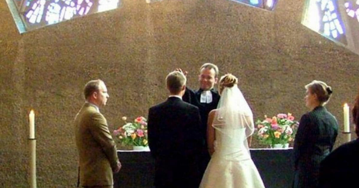 Dad’s New Wife Tries to Ruin the Whole Wedding, But Bride’s Mom Has the Perfect Plan to Stop Her