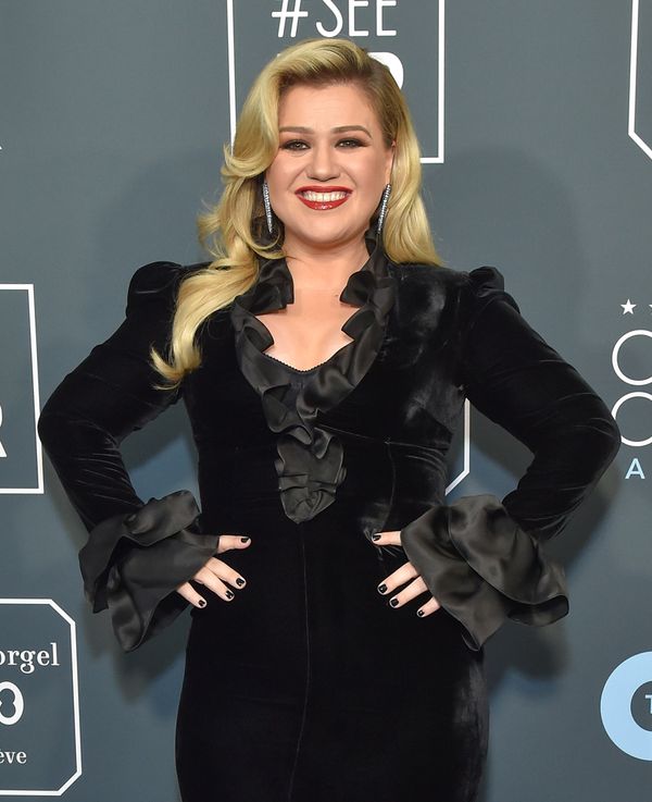 Kelly Clarkson Opens Up About Her Weight Loss Journey – readthistory.com