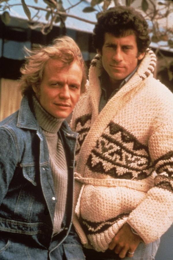 David Soul and Paul Michael Glaser in promotional portrait from TV series "Starsky and Hutch" in 1977