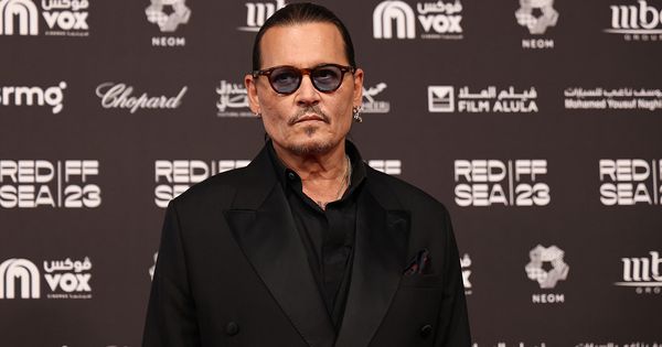 Little-known picture of Johnny Depp at 60 sparks intense discussion online – he "Doesn't even look like the same person"