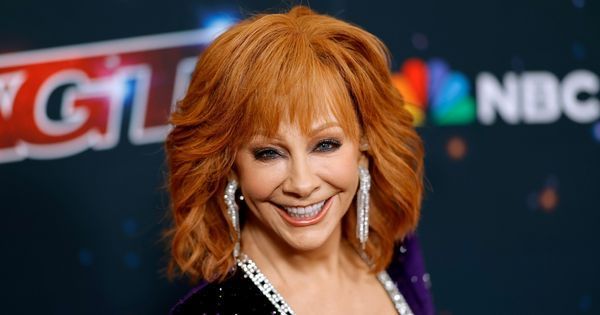 Reba McEntire’s New Hairstyle Causes a Buzz