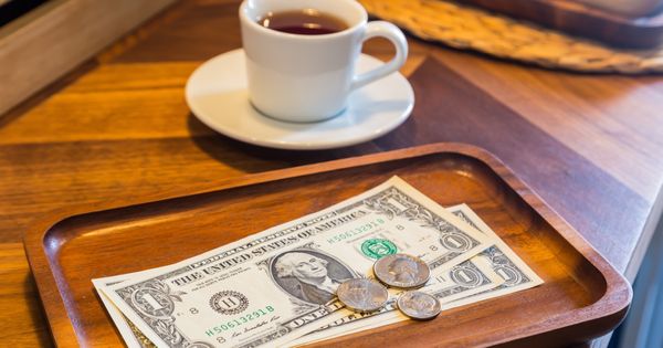 People want to tip less after restaurant server brags about earnings
