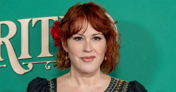 Molly Ringwald’s 14-Year-Old Twins: Rare Pictures of Her and the Kids