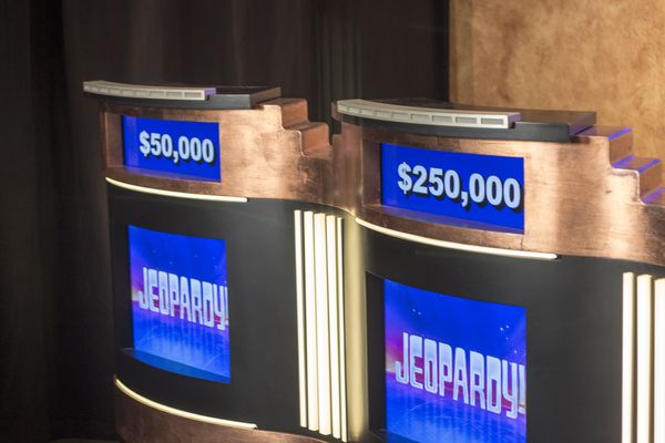 Jeopardy! Fans Express Discontent with Dr. Oz as Temporary Host