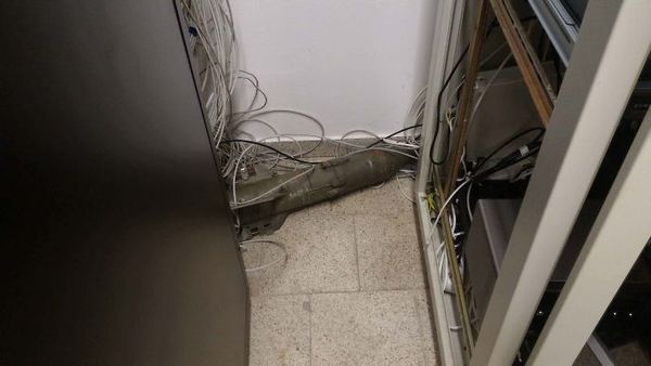 Is there a type of explosive on the floor of the server room?