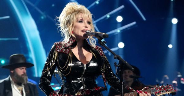 Dolly Parton Turns Heads with Leggy “Zebra” Outfit