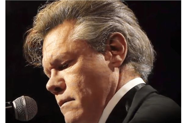 Randy Travis Returns to Sing “Amazing Grace” After Stroke