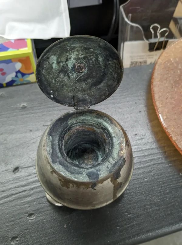 A Journey to the Past: Discovering an Inkwell at the Thrift Store