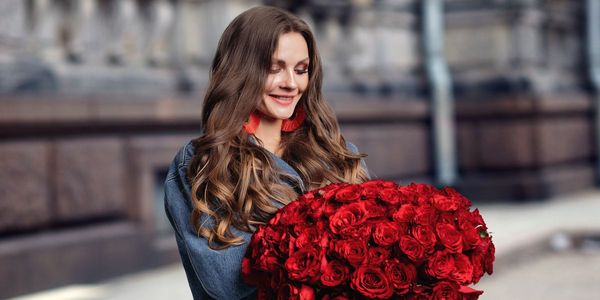 My Girlfriend Received a Rose Bouquet Delivery, but It Was Not from Me – The Truth behind It Turned My Life Upside Down - LoveAnimals
