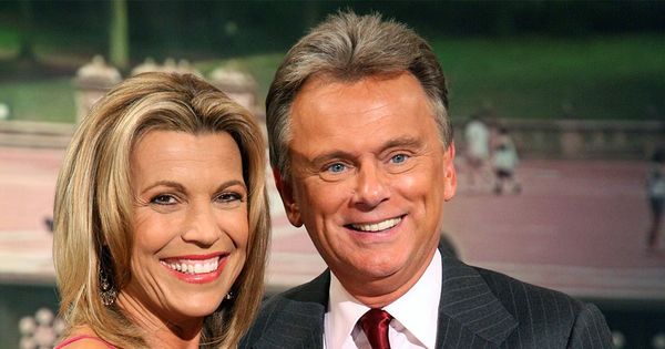 Vanna White bids an emotional farewell to Pat Sajak ahead of his final show