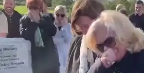 Everyone At The Funeral Couldn’t Stop Laughing When The Deceased Played One Final Prank