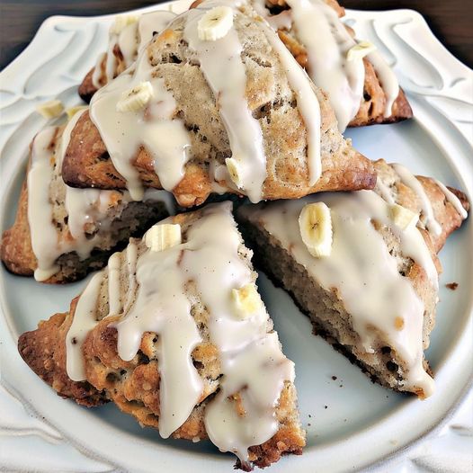 BANANA BREAD SCONES