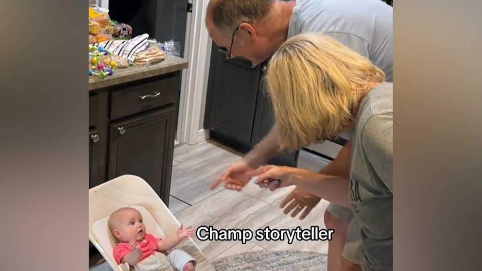 6-month-old baby communicates with deaf grandparents in sign language