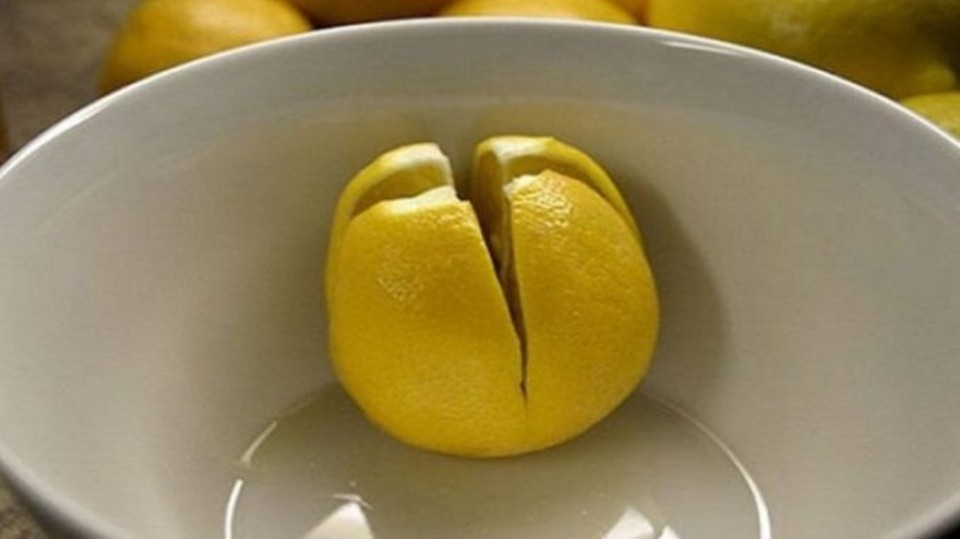 Here’s why it’s smart to keep a lemon in your bedroom all night long