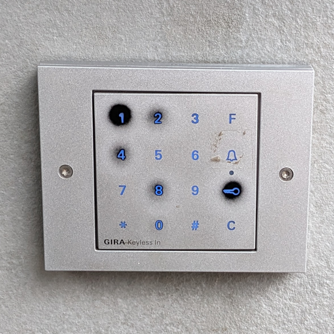 The Mysterious Case of the See-Through Keypad: A Real-Life Reddit Thriller