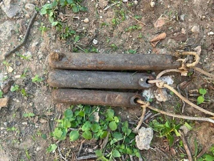 Even The Internet Struggled To Figure Out The Strange Rusty Sticks